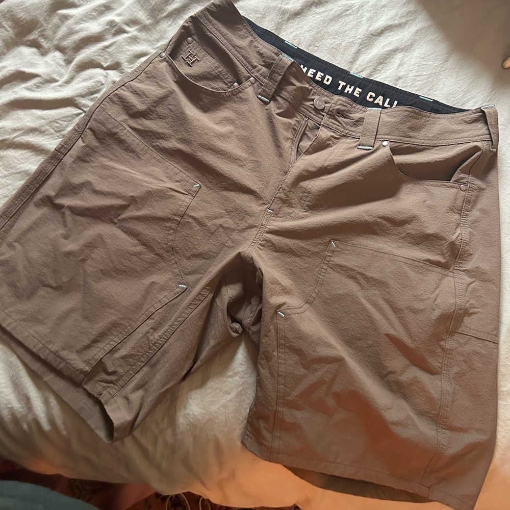Howler Brothers shorts (green sz 33)